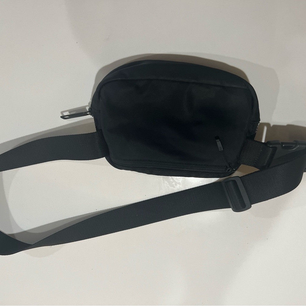 Lululemon everywhere belt bag. Used. Great condition.